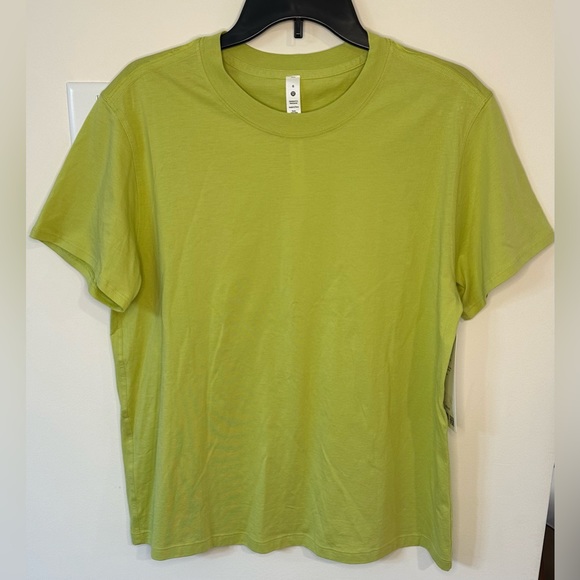 Lululemon Women’s Green All Yours Tee NWT Size 6 - Picture 1 of 8
